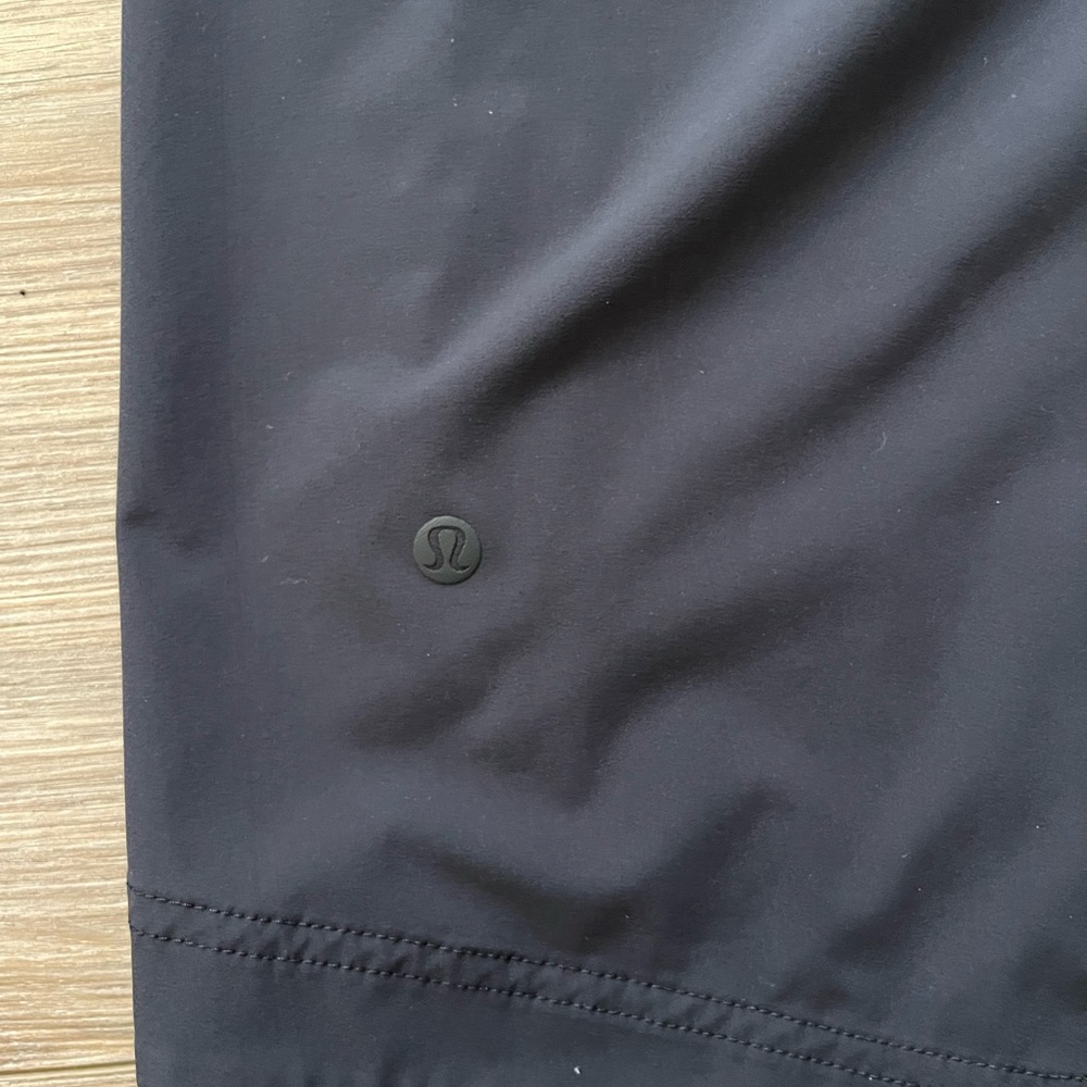 Lululemon On The Fly Hooded Jacket Women’s Size 8 - Picture 11 of 11